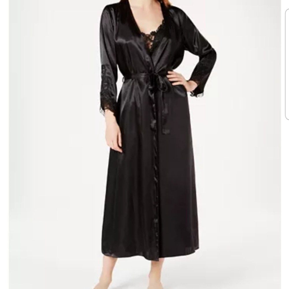 Satin Flora Nikrooz robe